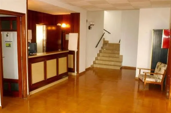 Отель Hostal Residencia Nicolau Сан-Антонио-Абад